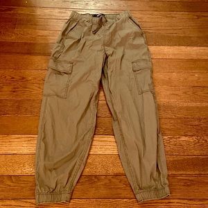 Hollister Cargo Jogger Olive Green (used)